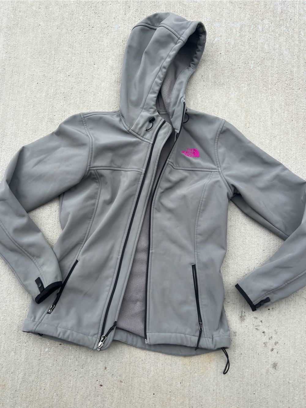 The North Face Women’s Light Gray Hooded Softshell Jacket Size Small